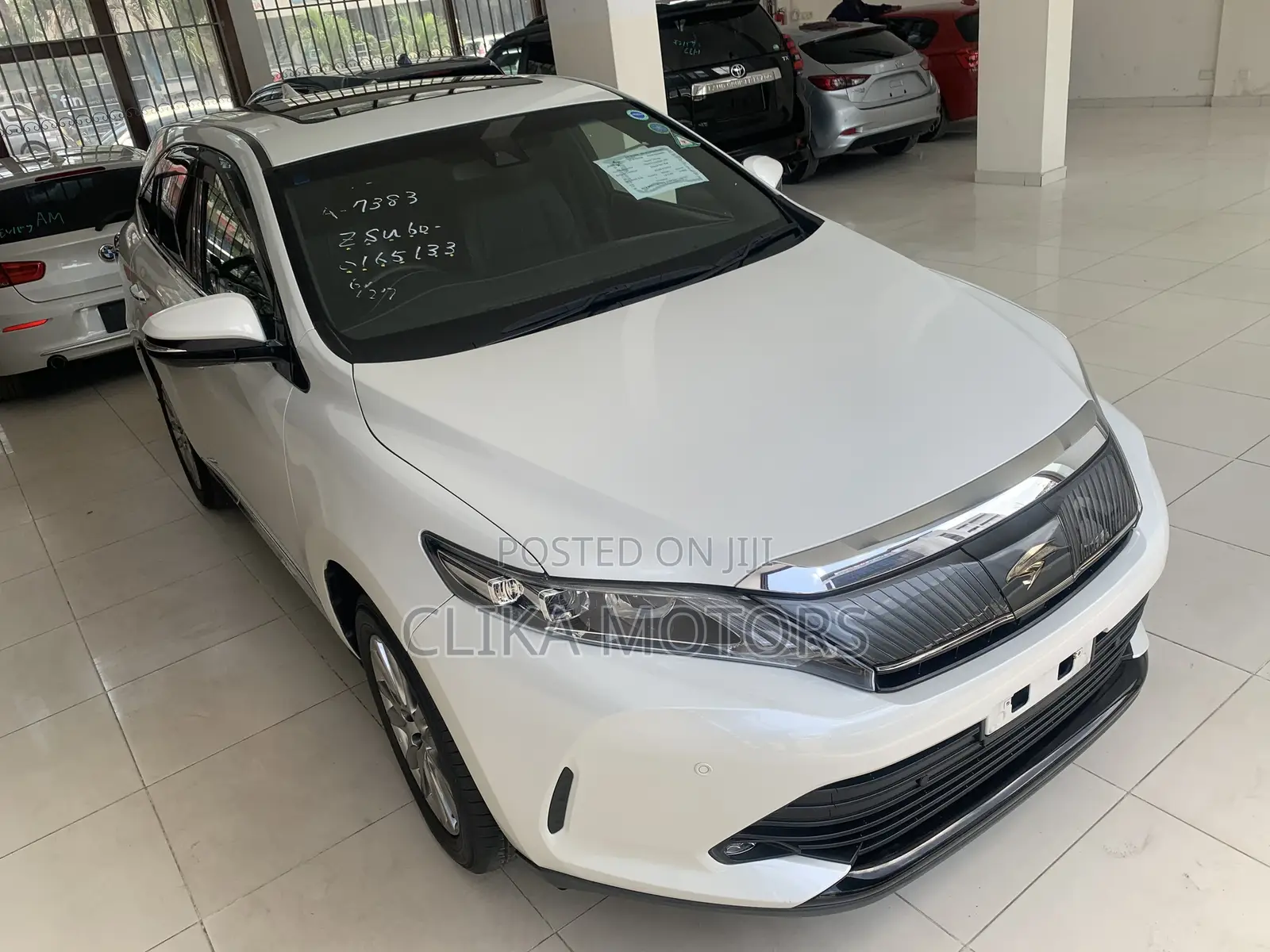 Toyota Harrier 2.0 2018 Off white
