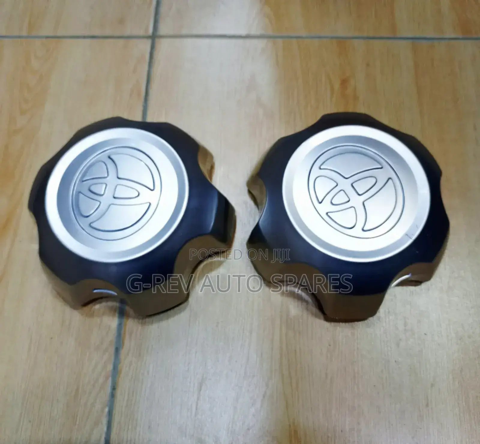 100 Series Wheel Hub Caps.