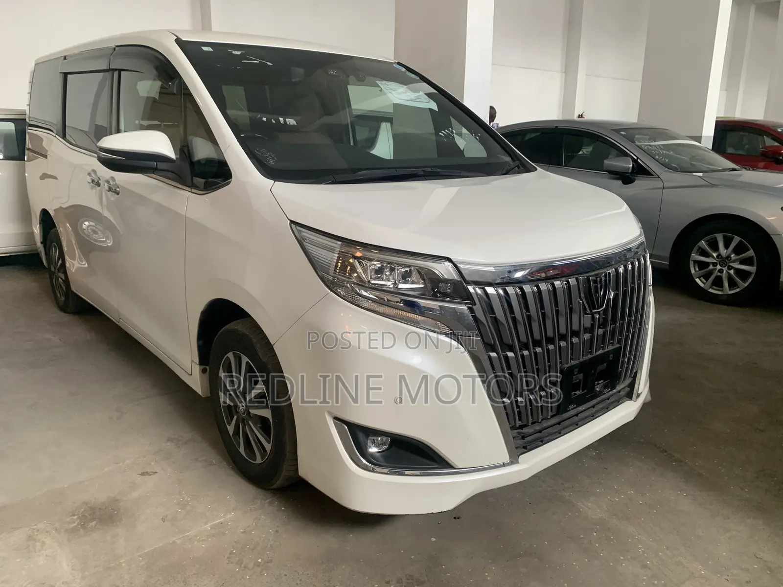 Toyota Esquire 2.0 FWD (7 seater) 2018 Off white
