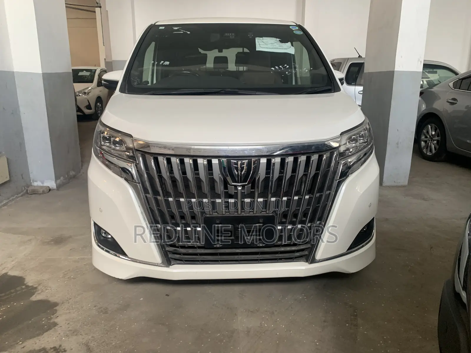 Toyota Esquire 2.0 FWD (7 seater) 2018 Off white