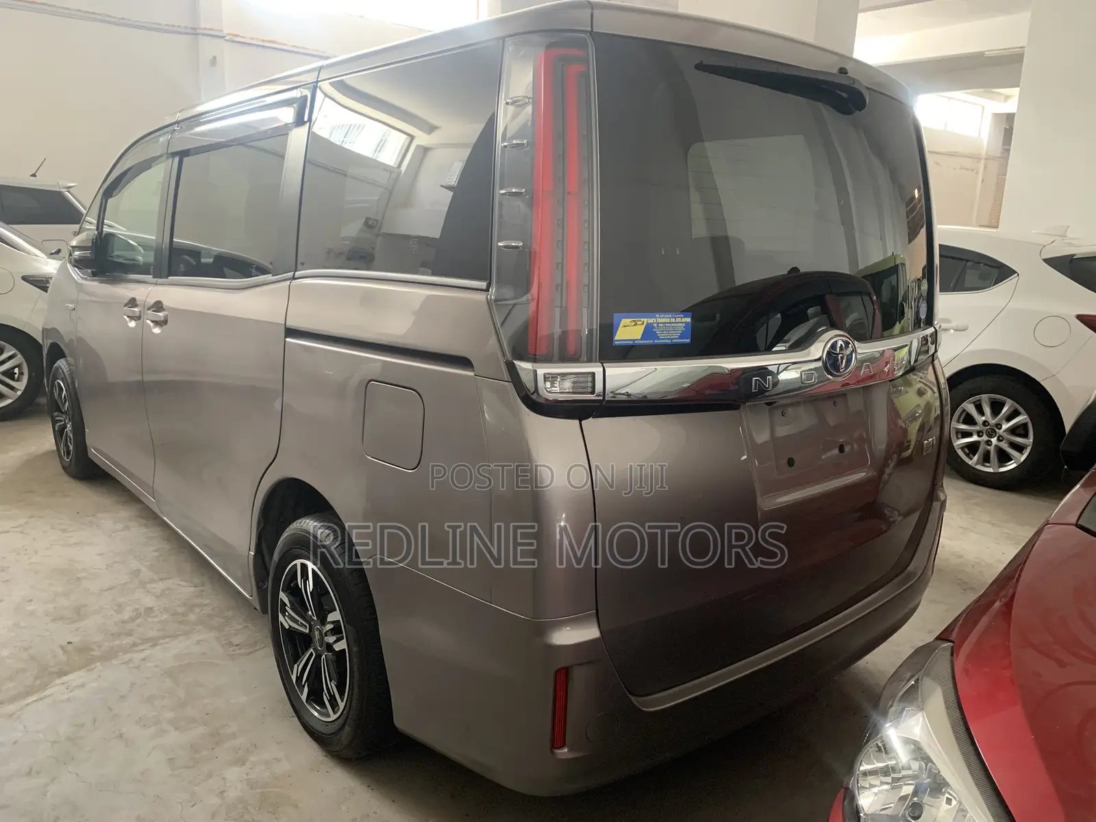 Toyota Noah 1.8 FWD Hybrid (7 seater) 2018 Ivory