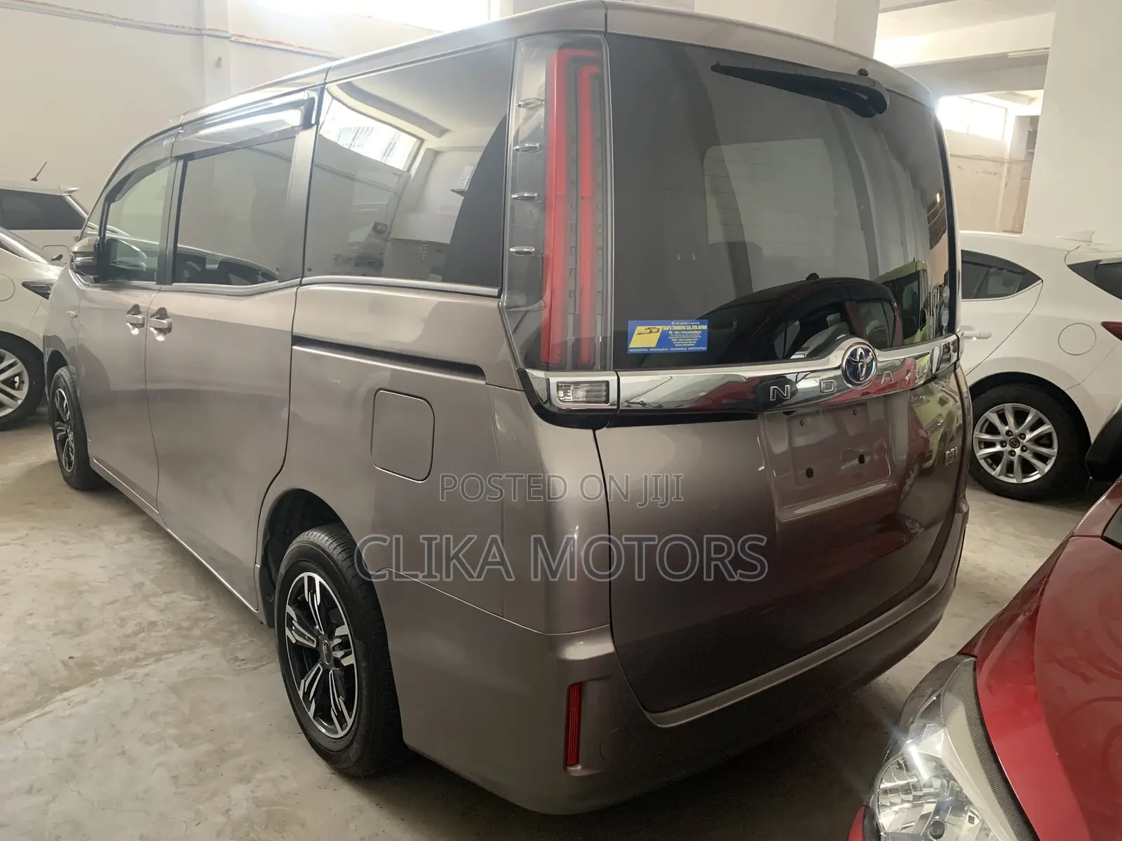 Toyota Noah 1.8 FWD Hybrid (7 seater) 2018 Ivory
