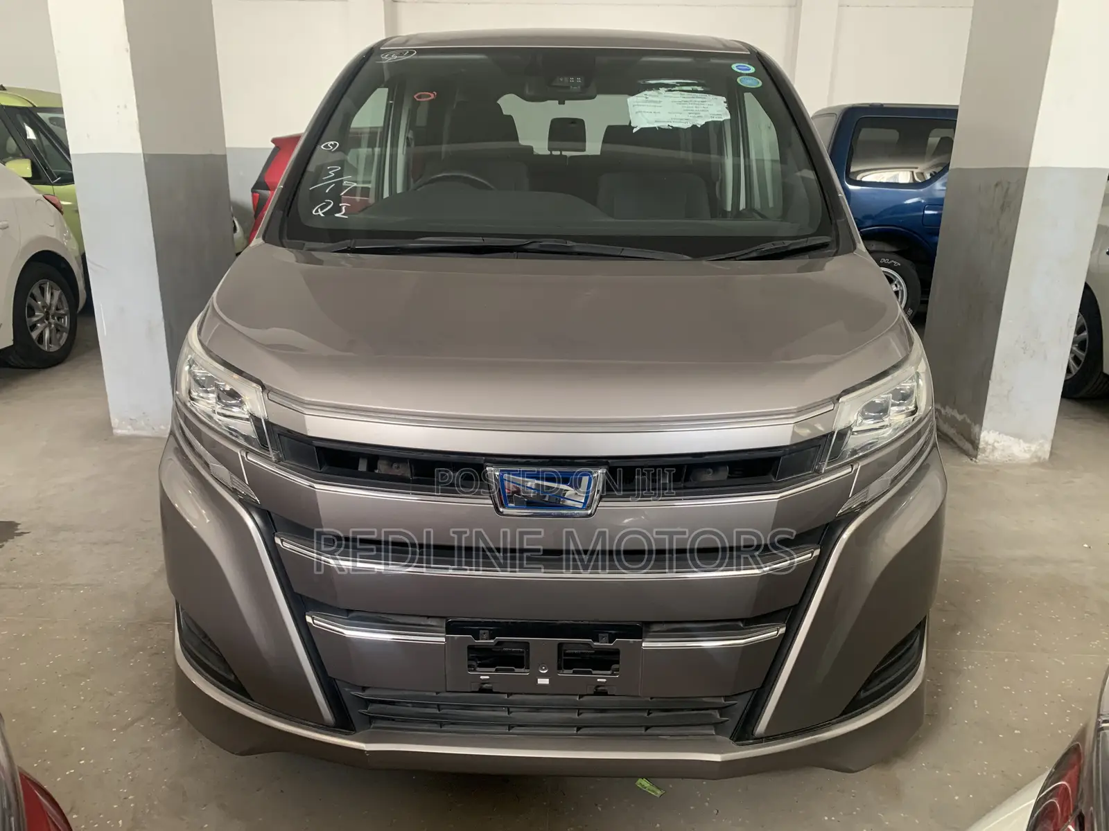 Toyota Noah 1.8 FWD Hybrid (7 seater) 2018 Ivory