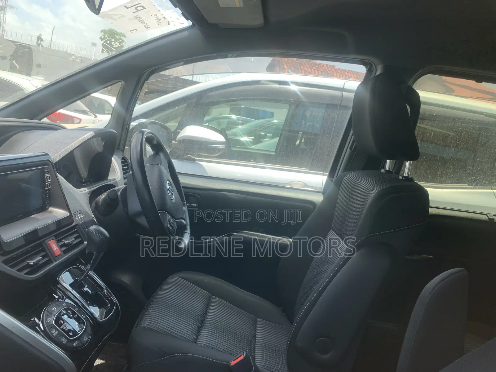 Toyota Voxy 2018 Green