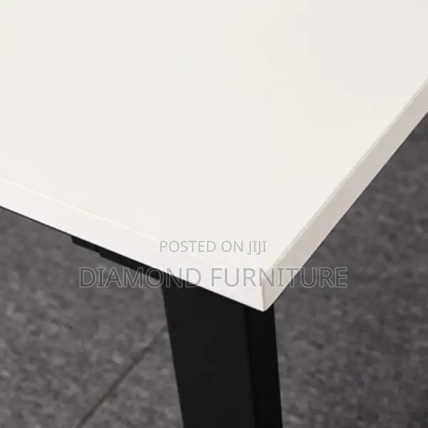 Office Furniture; Stylish 4-Way Modern Office Workstation for Teams