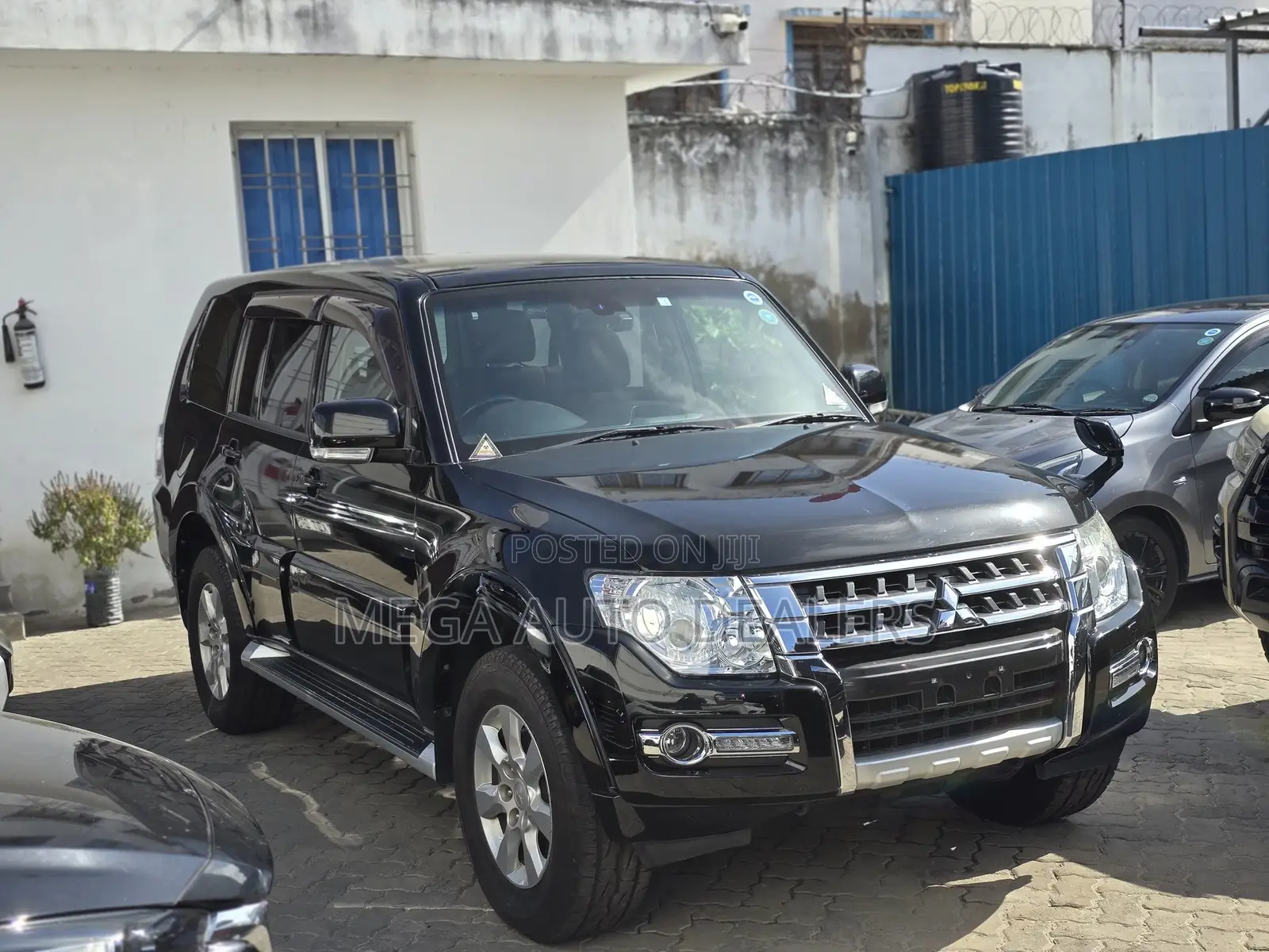 Mitsubishi Pajero 2018 Black