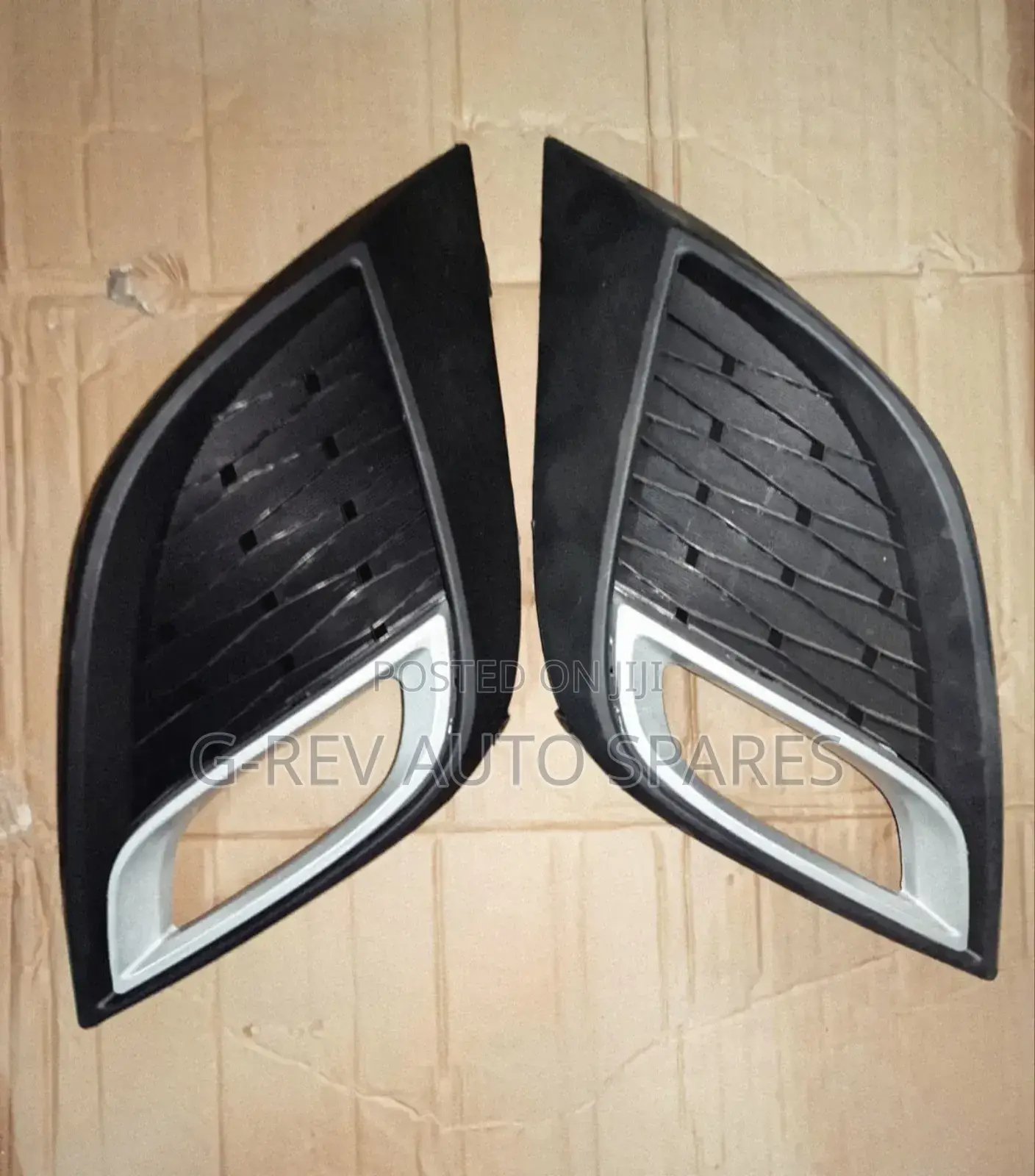Mazda Axela 2010 Foglight Covers.