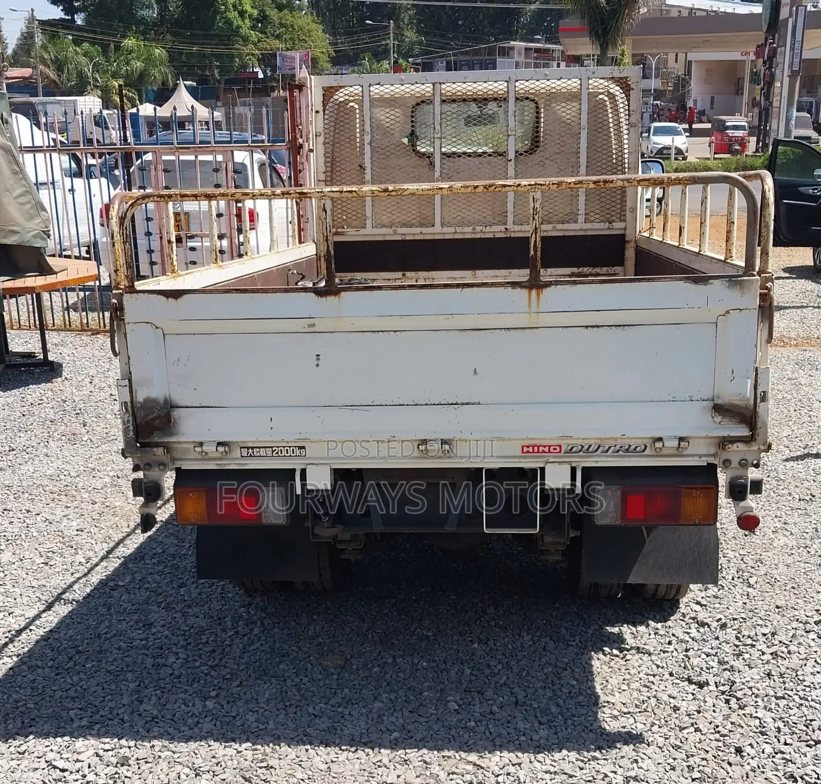 Hino Dutro 2016 White