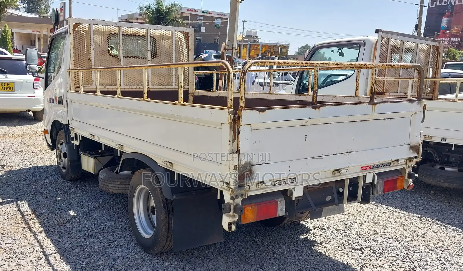 Hino Dutro 2016 White