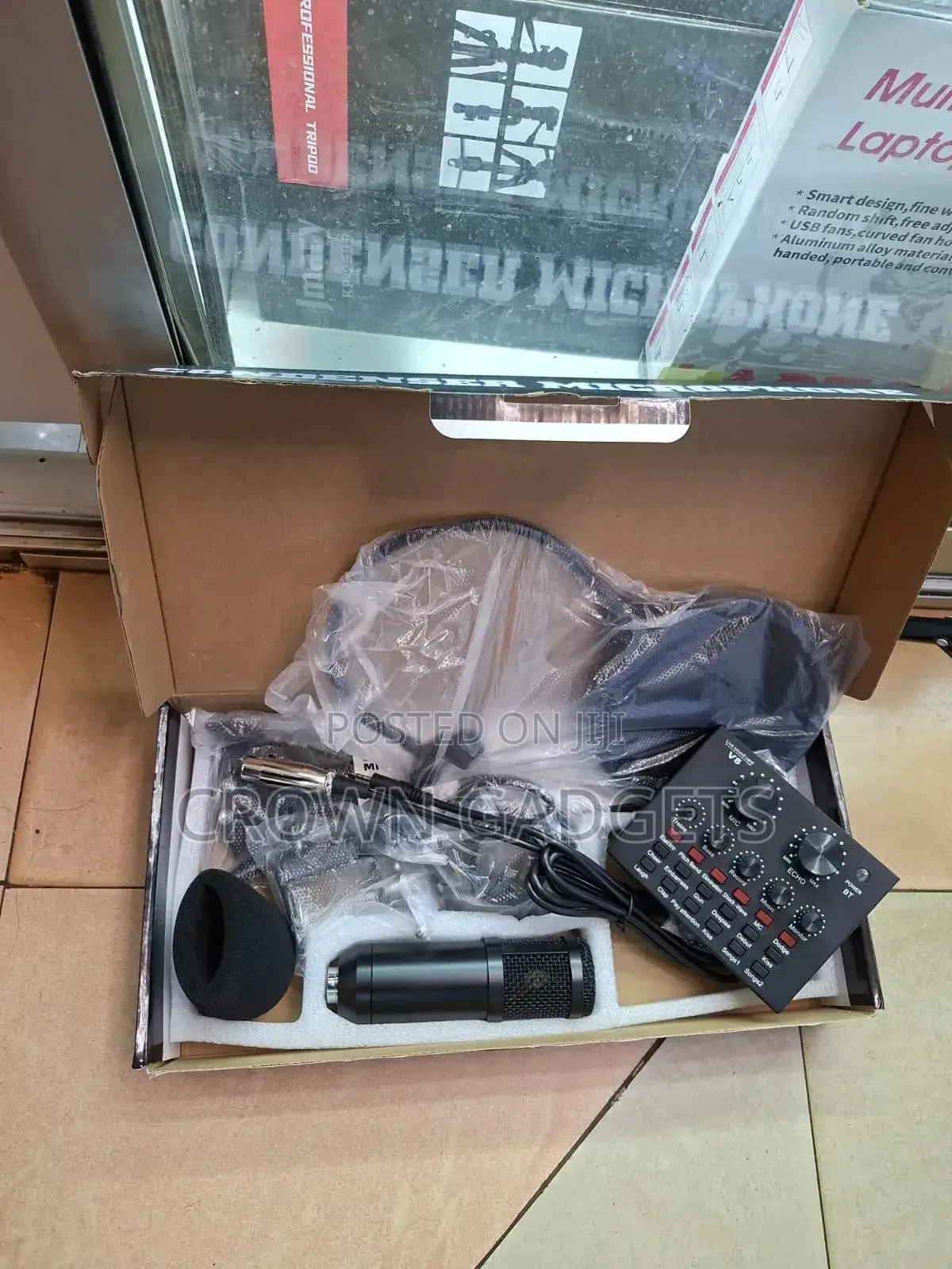 Podcast Equipment Bm800 Podcast Microphone and V8 Sound Car