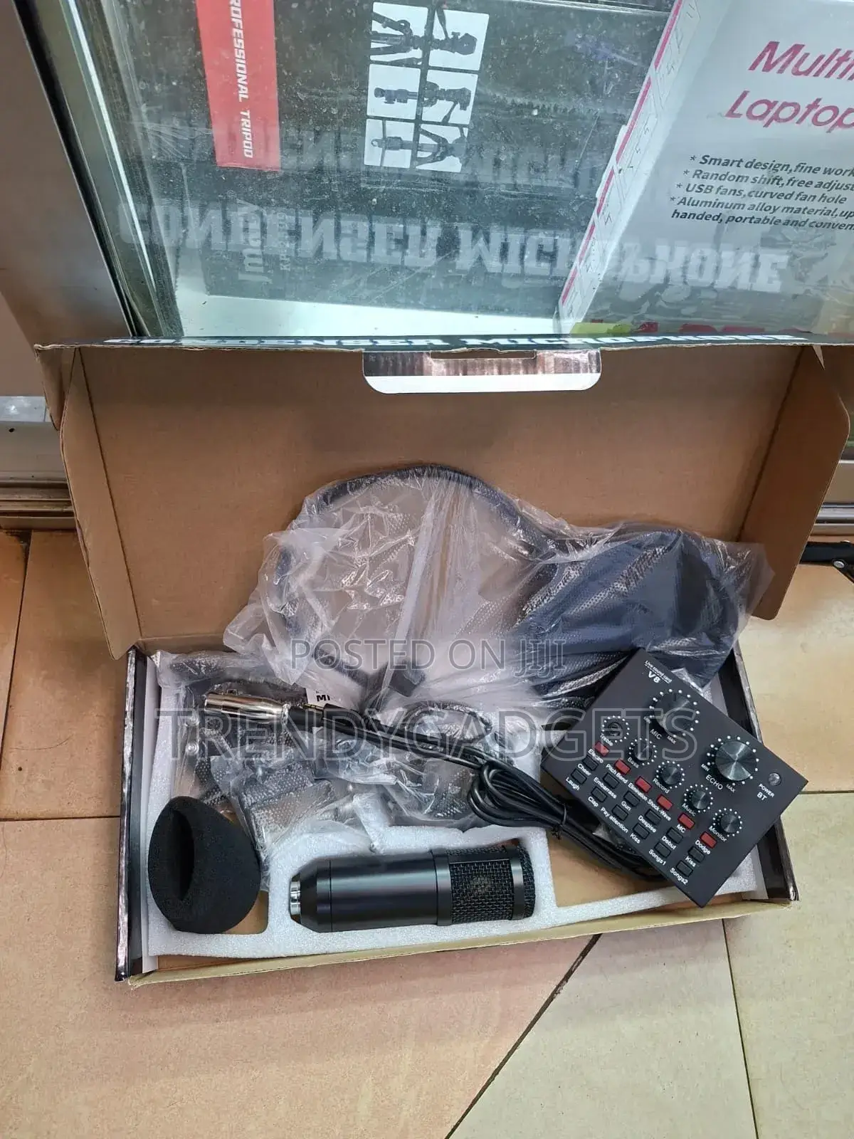 Podcast Equipment Bm800 Podcast Microphone and V8 Sound Car