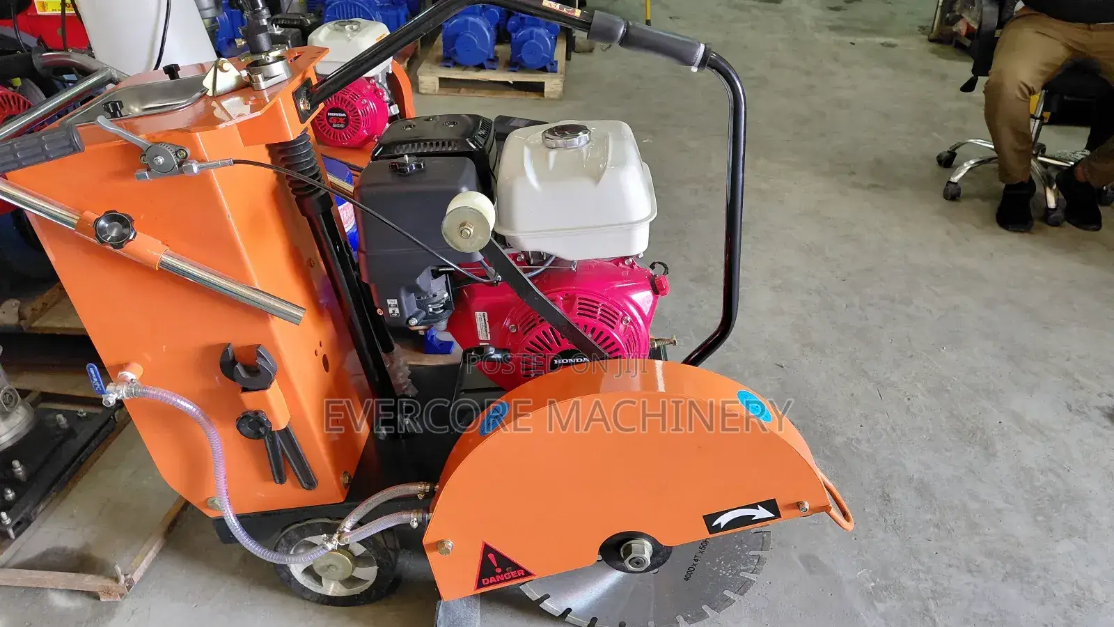 Hemy Duty Honda Powered Conrete/Road Cutter Machine.