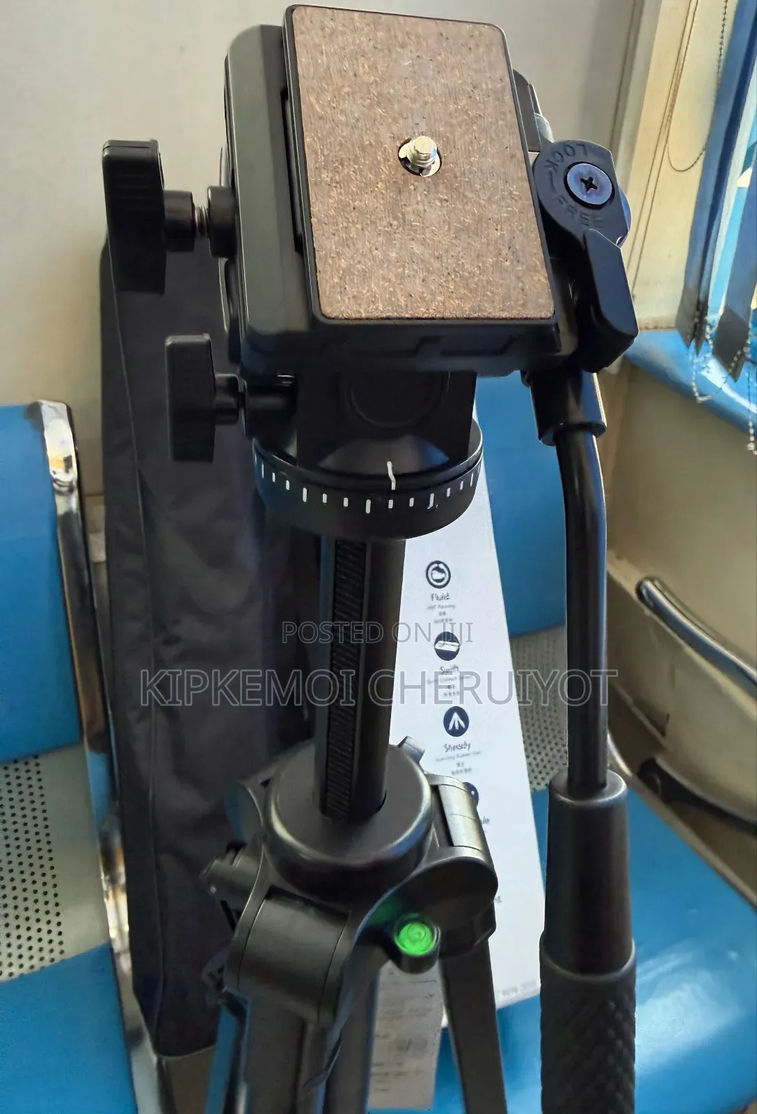 Yunteng VCT 880 Portable Aluminum Alloy Tripod