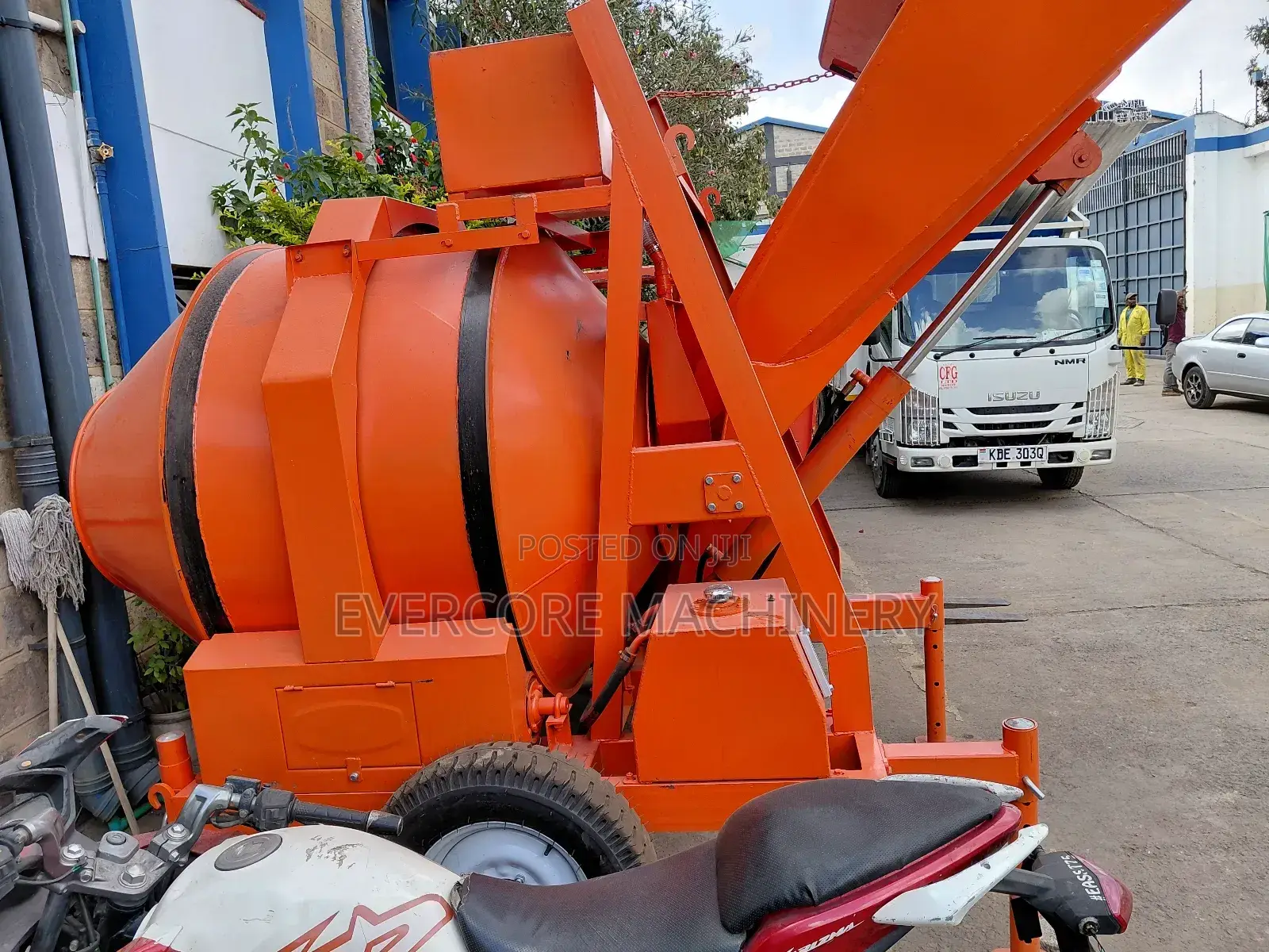 Commercial Self-Loading Concrete Mixer Diesel Fully Hydraulic.