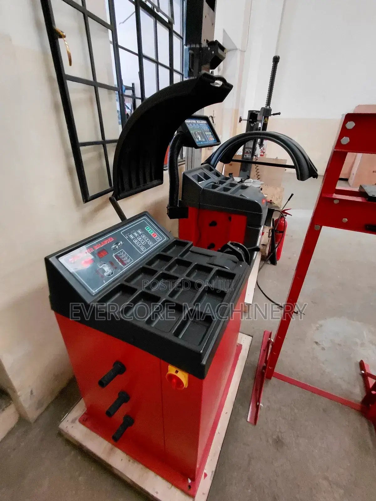 Commercial Wheel Balancer Machine Sunshine Italy Brand.