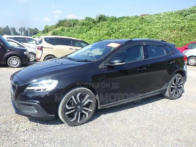 Volvo V40 2018 Black