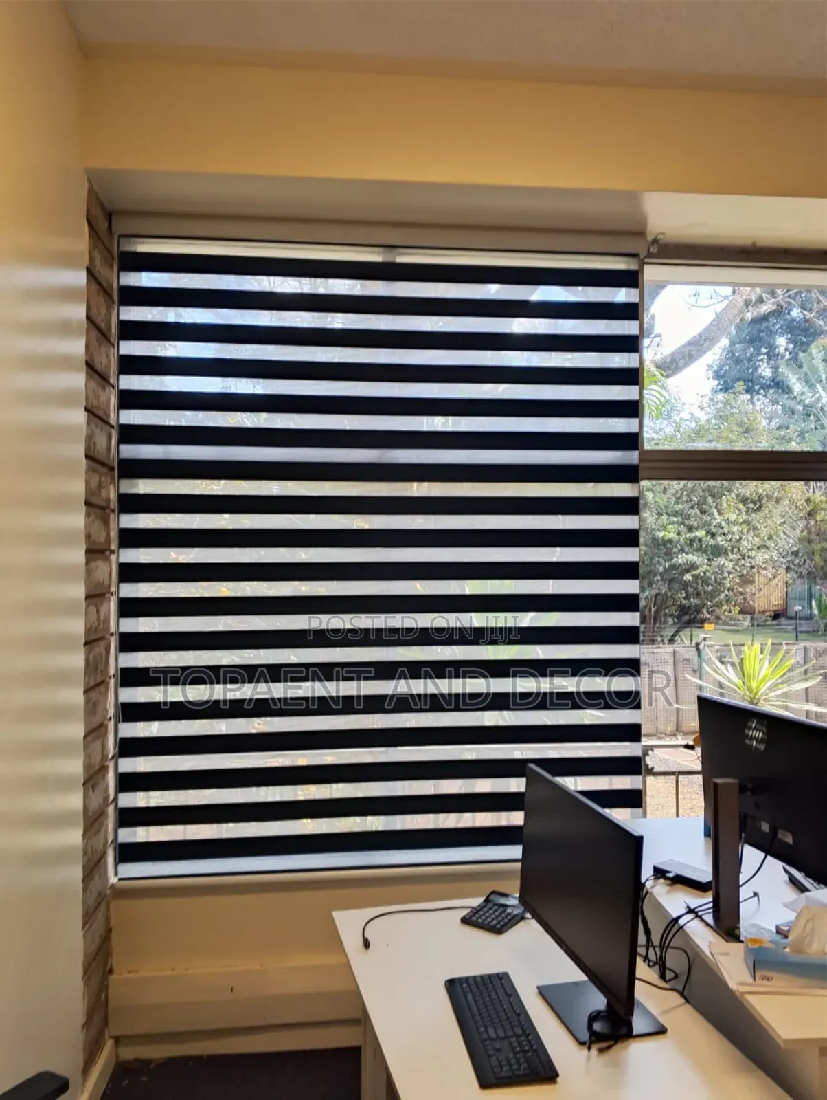 Durable and Luxury Customised Horizontal Office Blinds