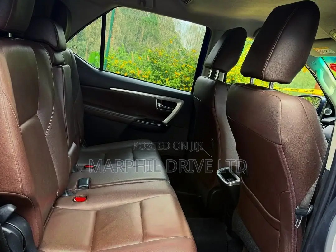 Toyota Fortuner 2.8 D AWD 2019 Blue