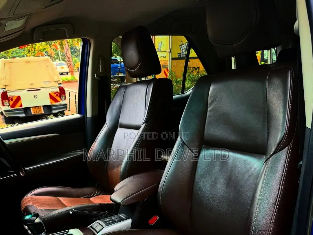 Toyota Fortuner 2.8 D AWD 2019 Blue