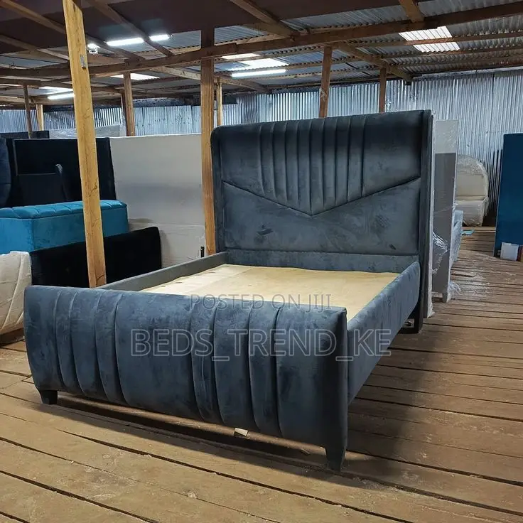 Modern v Bed 5 by 6 Feet