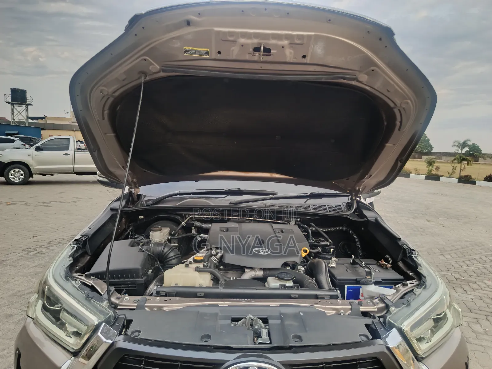Toyota Hilux 2021 Gold