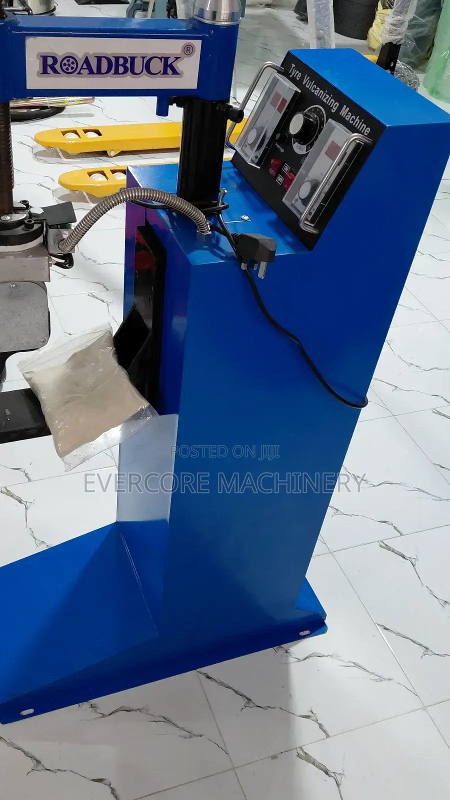 Roadbuck Italy Tyre Vulcanizing Machine Heavy Duty.