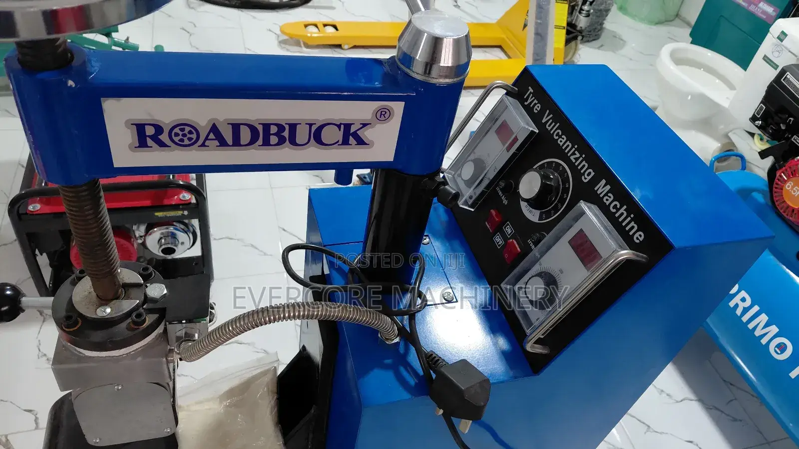 Roadbuck Italy Tyre Vulcanizing Machine Heavy Duty.