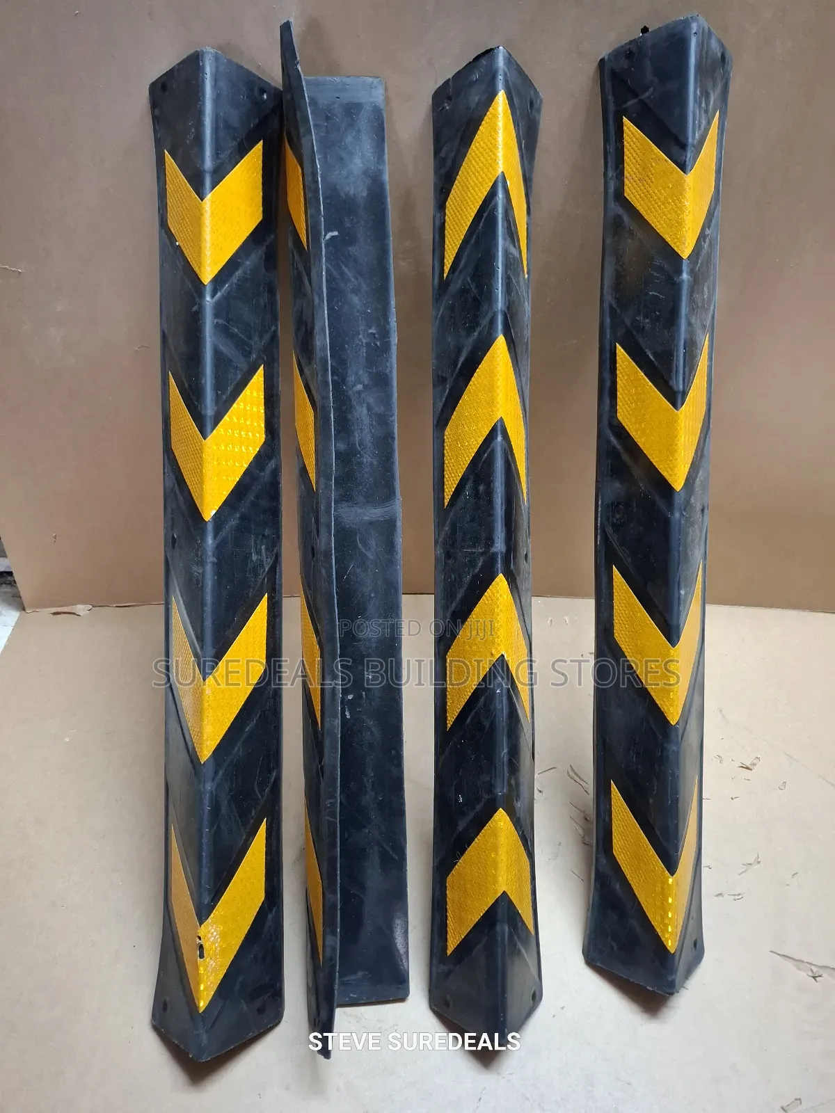 Heavy-duty Rubber Column Corner Guard