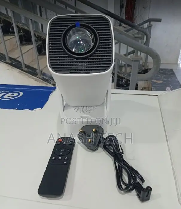Loud Speaker Smart Portable Android Projector With Adjustable Stand