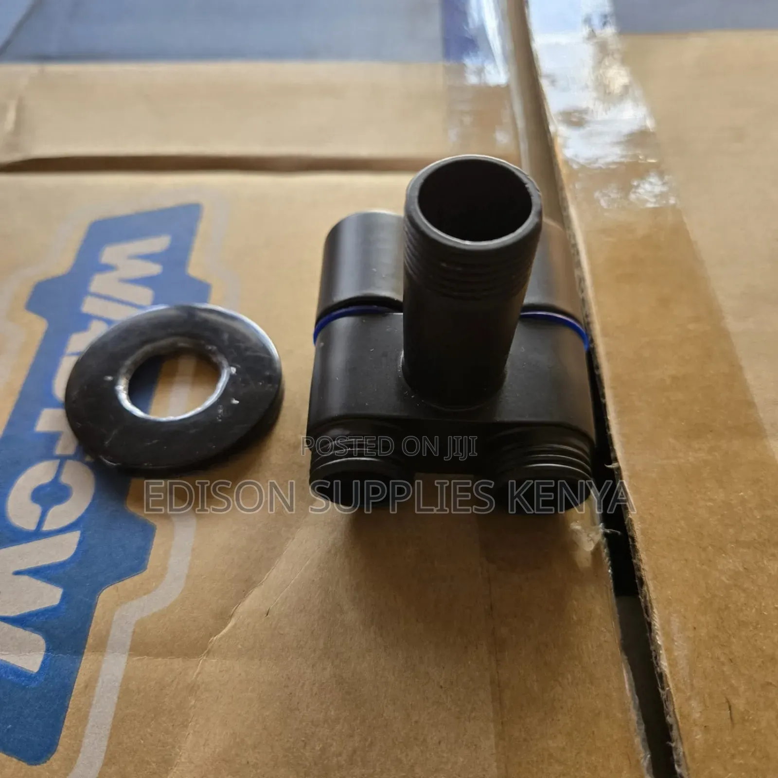 Black 3 Way Angle Valve Double T-Junction for Arabic Showers Shattafs