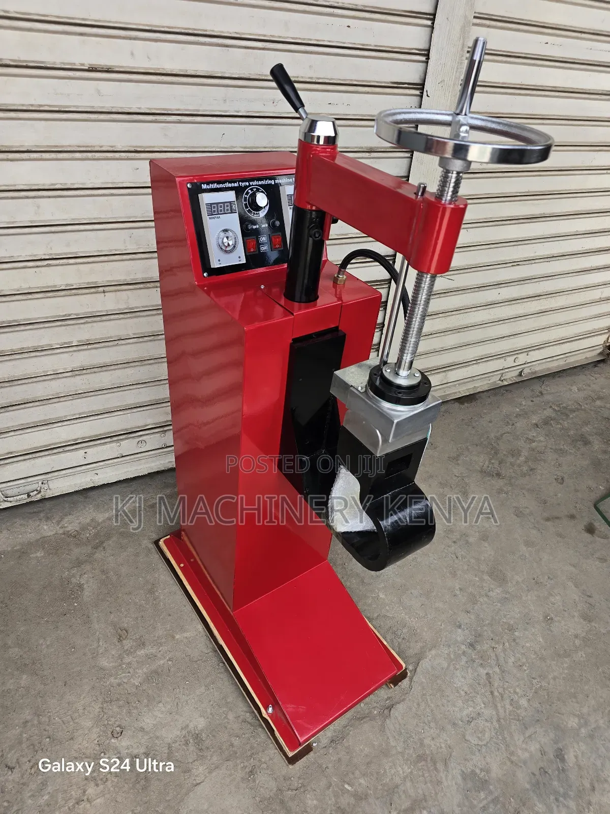 Multifunctional Tyre Vulcanizing Machine