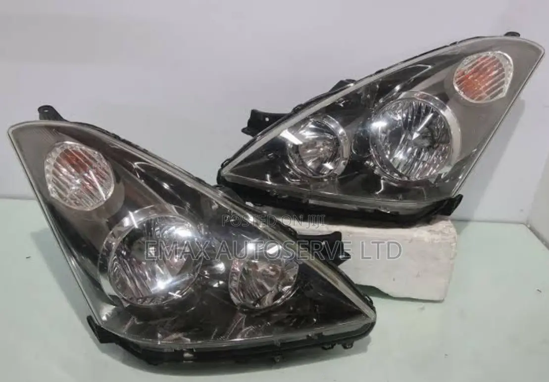Toyota Wish 2003/2004 Headlight Xenon