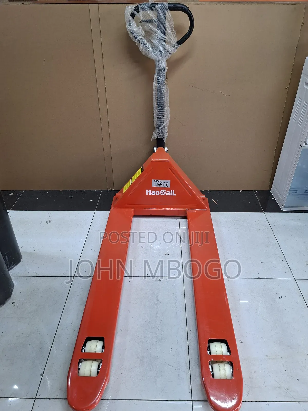 Hand Pallet Jack / Pallet Trolley 3000kg .