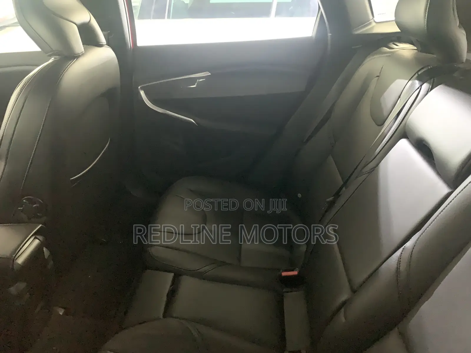 Volvo V40 2018 Red