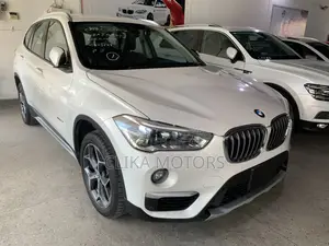 BMW X1 xDrive28i AWD 2018 White