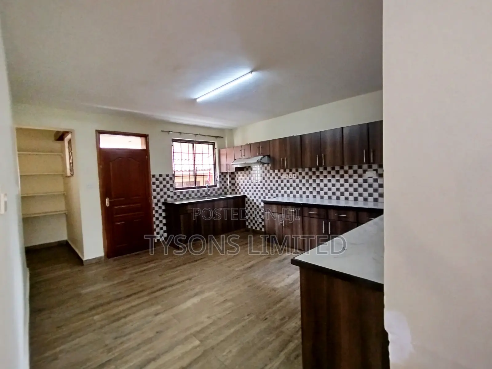 3bdrm Apartment in Raphta Road Area for sale