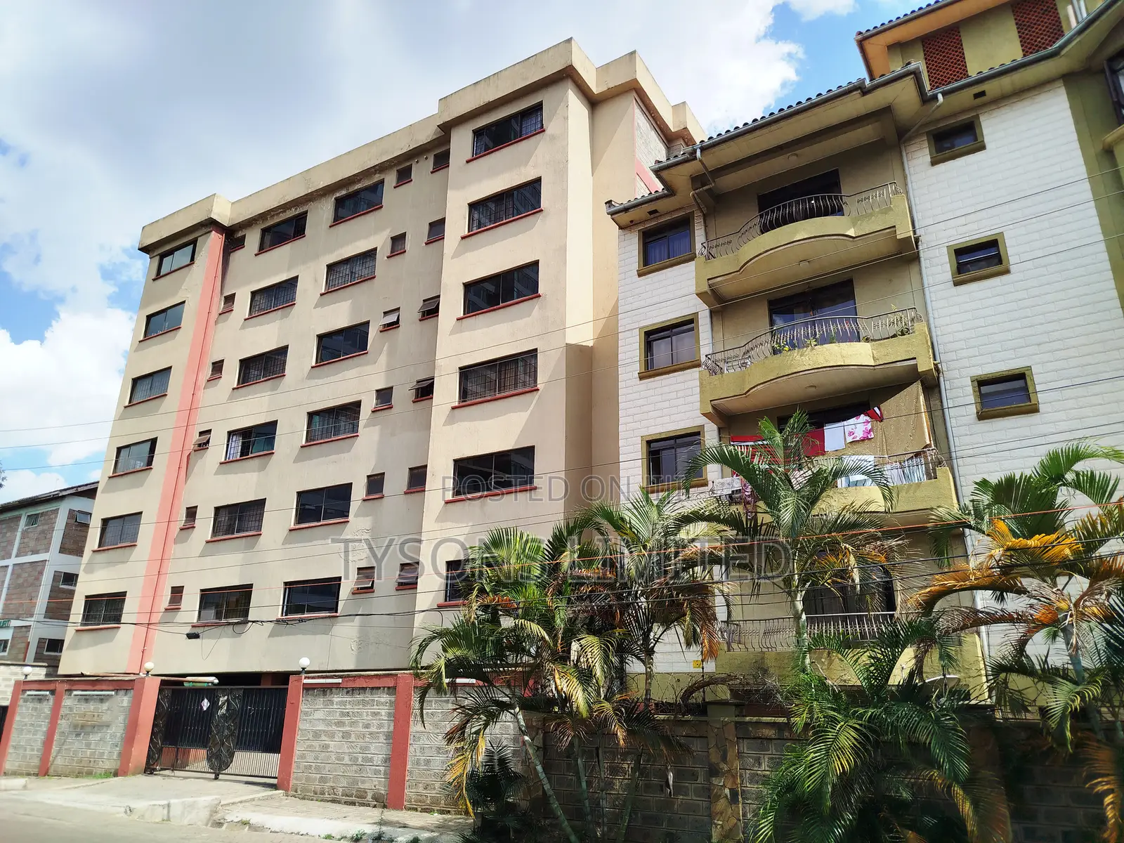 3bdrm Apartment in Raphta Road Area for sale