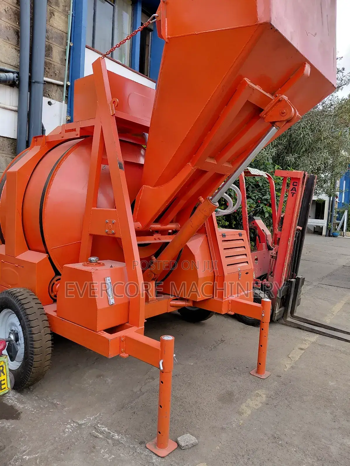 Heavy Duty Concrete Self Loading Mixer Diesel Water-Cooled 10hp Engine