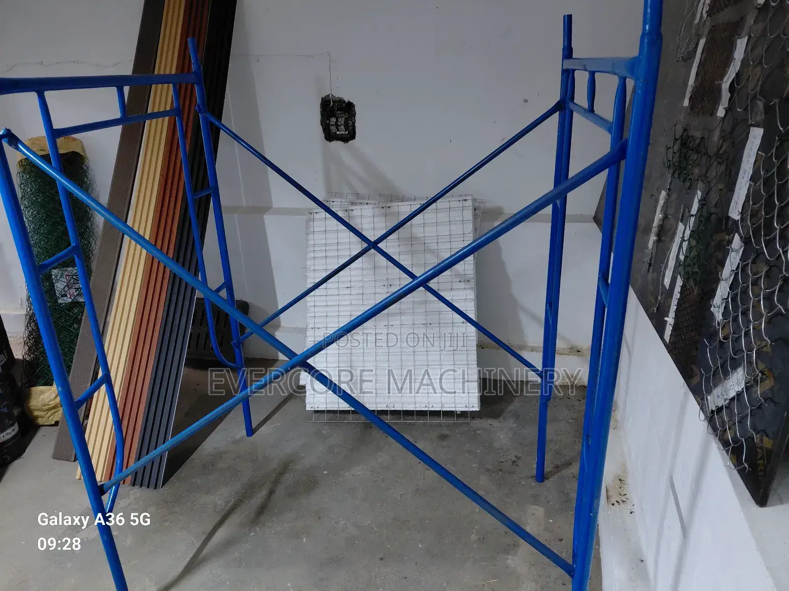 Heavy Duty Building Scaffoldings Set 2m by 1.6m by 1.2m.