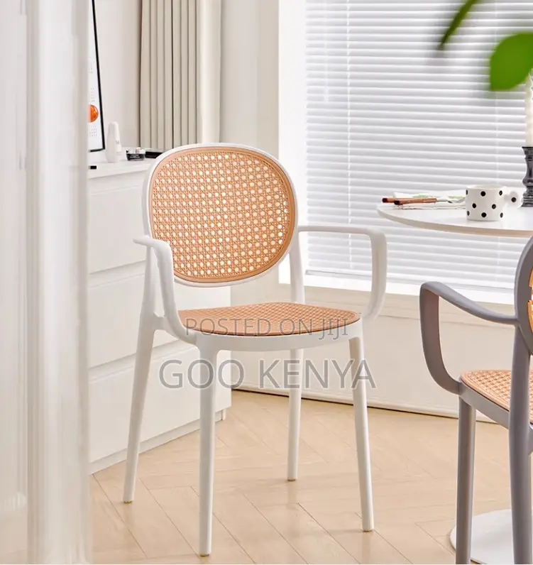 Outdoor Chair; Outdoor Plastic Armchair for Dining and Balcony