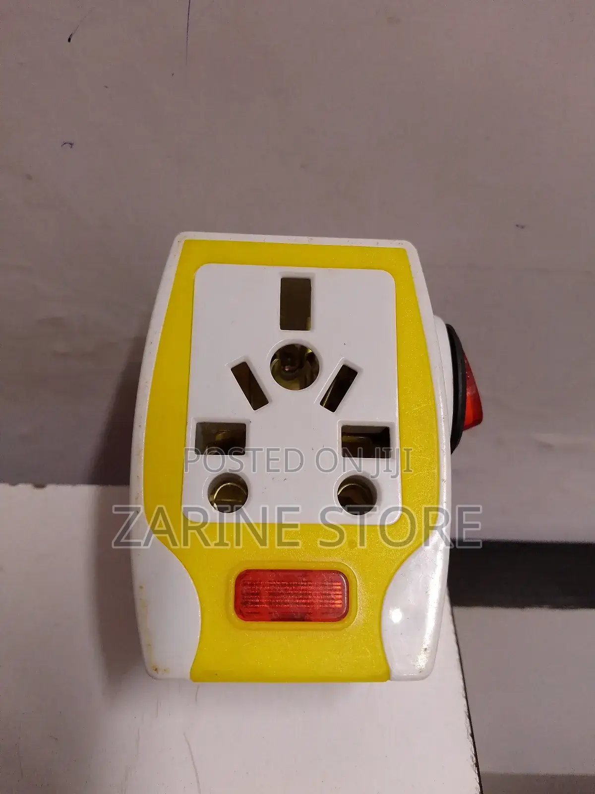 Travel Adaptor Adapter Fused 13amp 250v