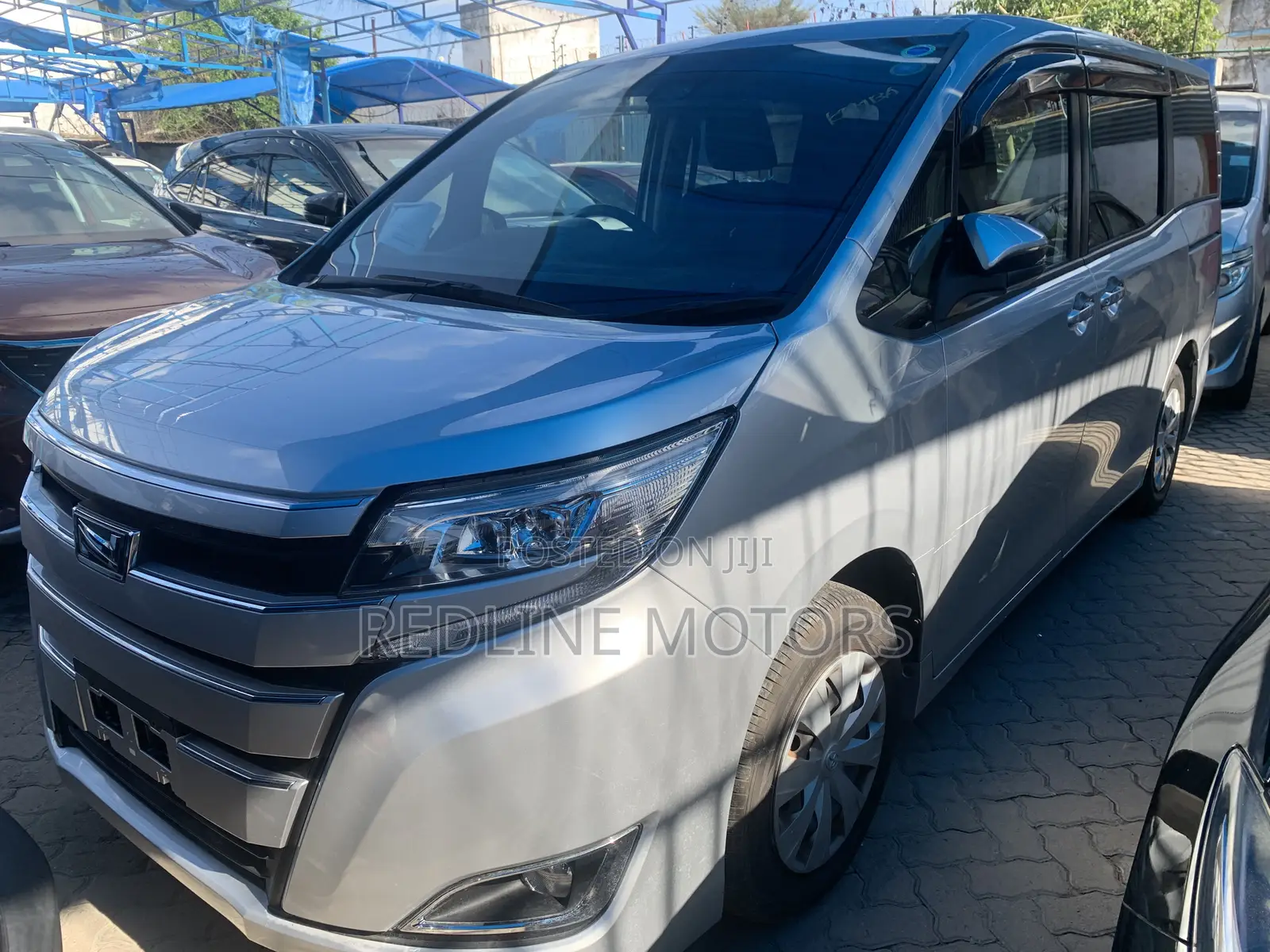 Toyota Noah 2.0 AWD (6 Seater) 2018 Silver