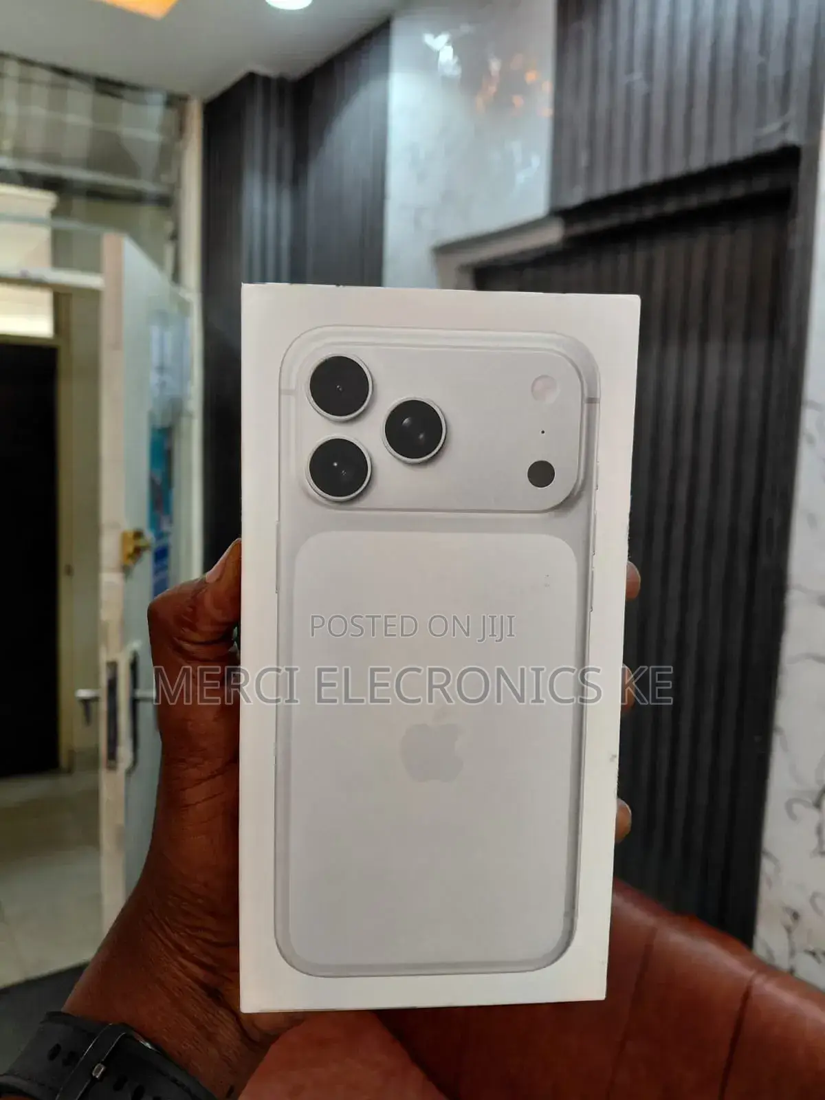 New Apple iPhone 17 Pro Max 256 GB White