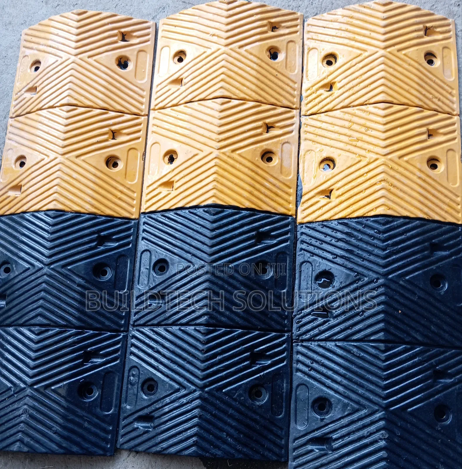 High Visibility Speed Bumps (Black Yellow)