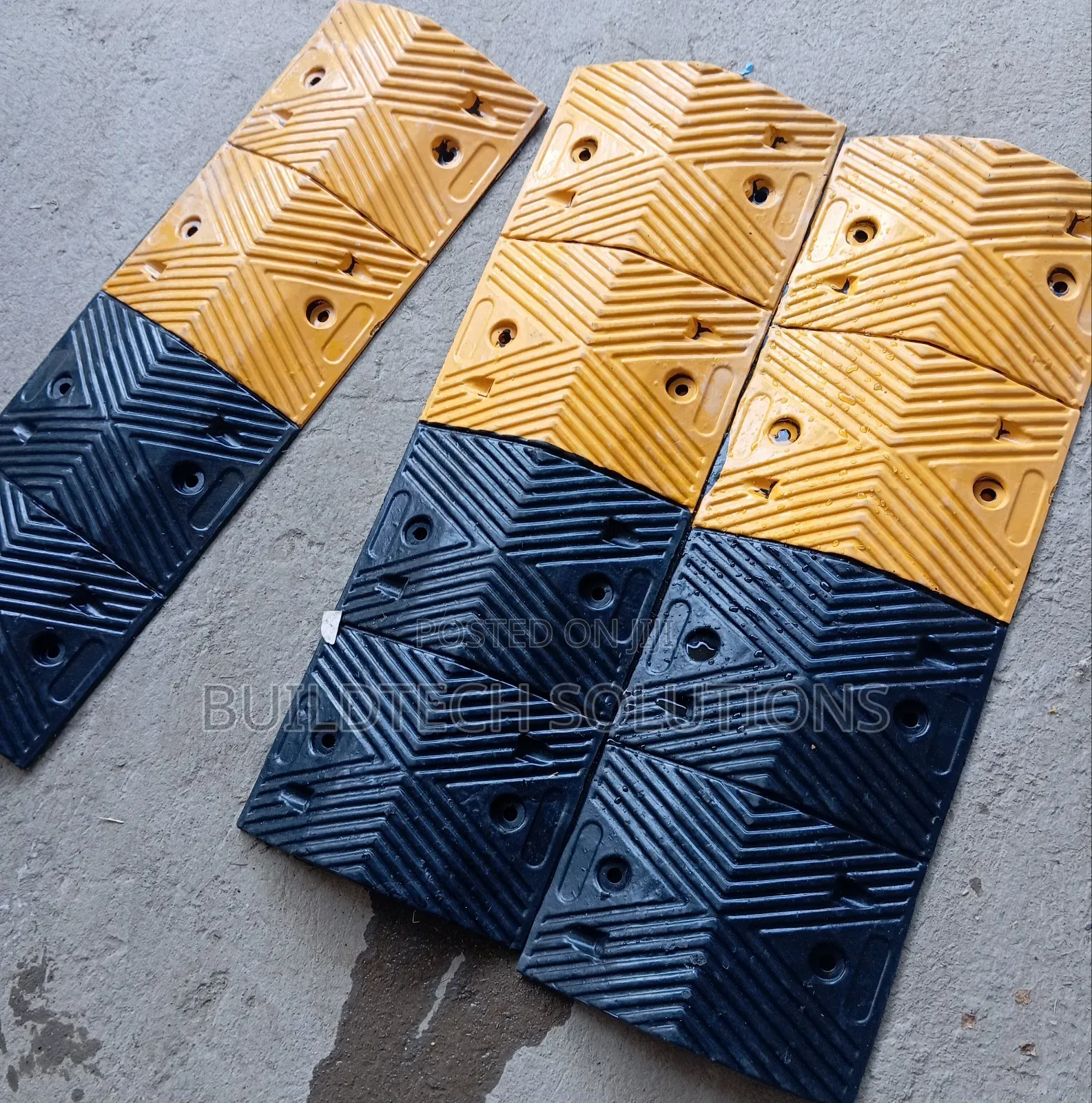 High Visibility Speed Bumps (Black Yellow)