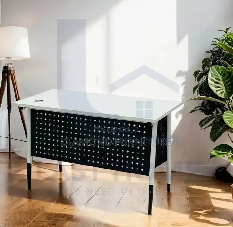 Homeoffice Furniture; Sleek (1200mm) Modern Office Desk for Workspaces