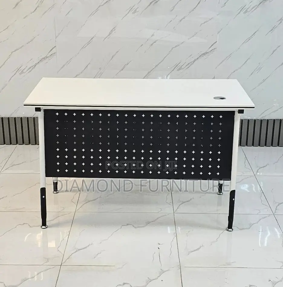 Homeoffice Furniture; Sleek (1200mm) Modern Office Desk for Workspaces