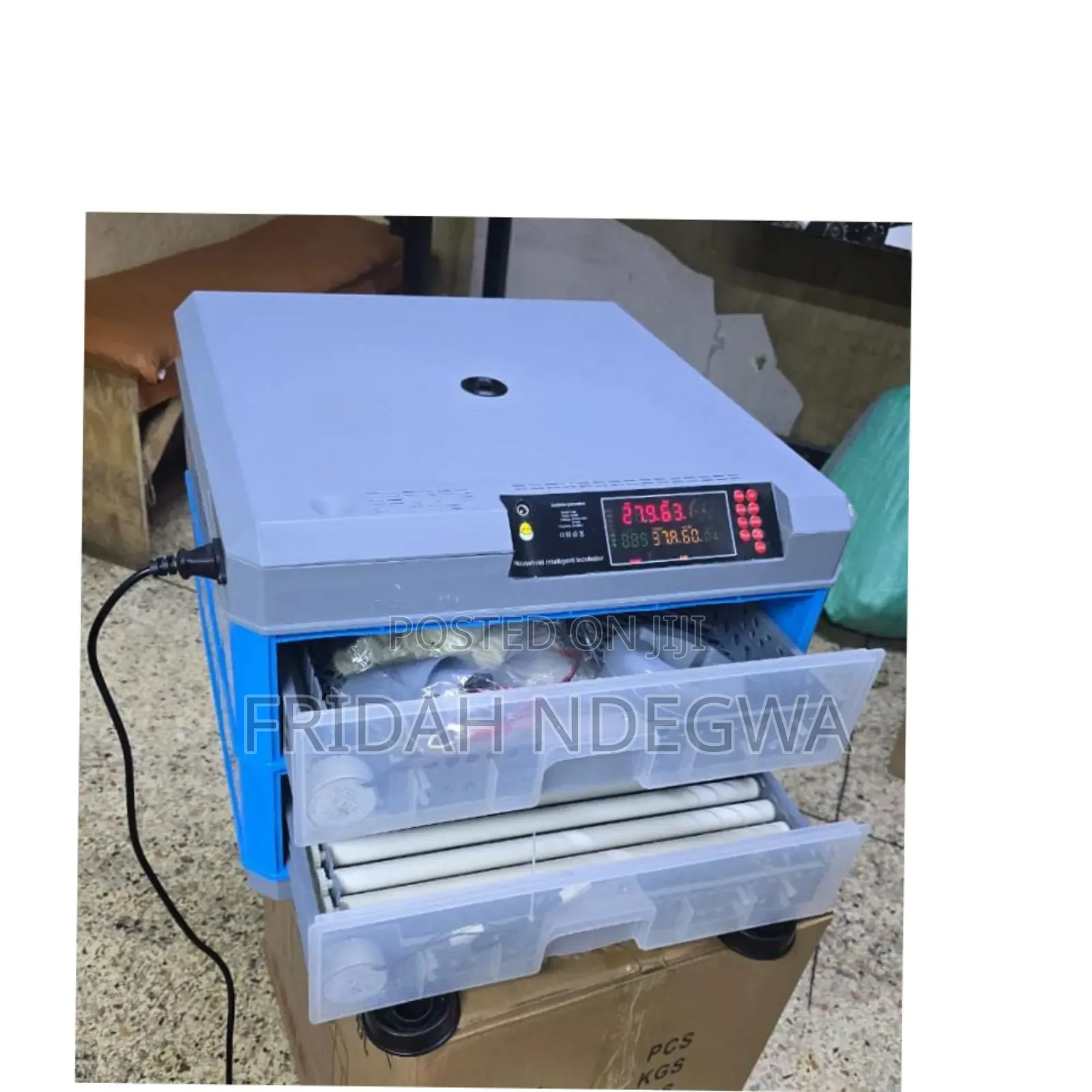 Egg Incubator;
 64 Eggs