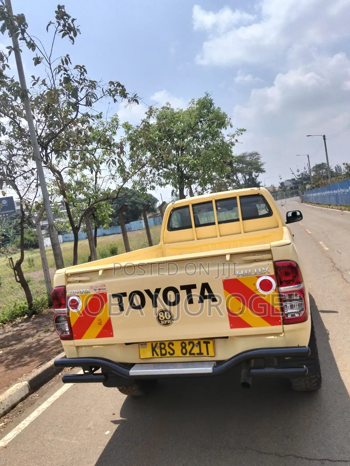 Toyota Hilux 2.5 D-4D 4X4 SRX 2011 Beige