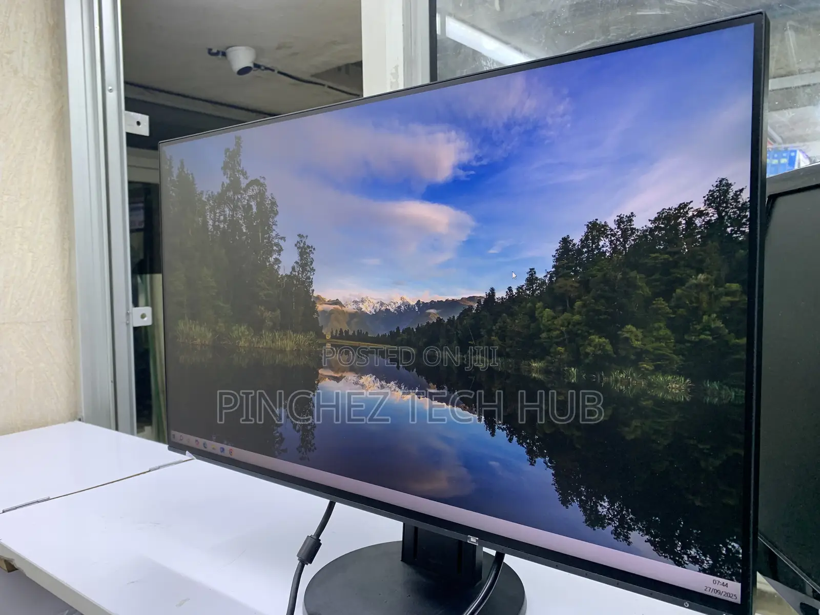 Eizo 24 Inches Monitor